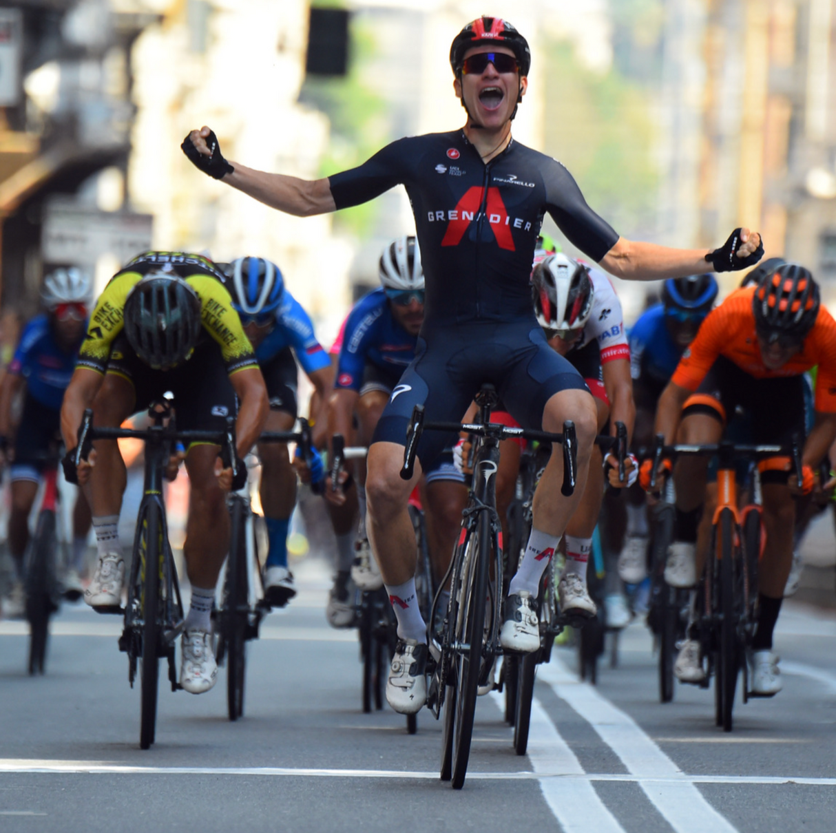 Ethan Hayter wins the Giro dell'Appenino. His Debut pro victory for Ineos Grenadiers rider.