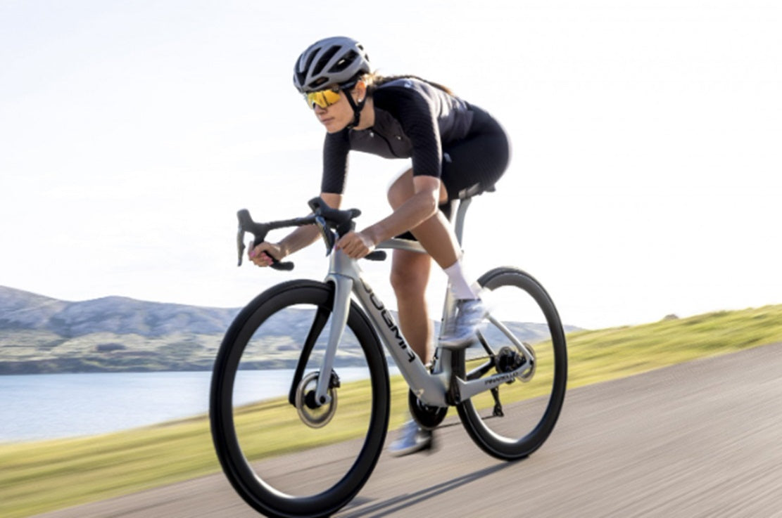 Pinarello DOGMA F Carbon with Zipp 353 Wheels