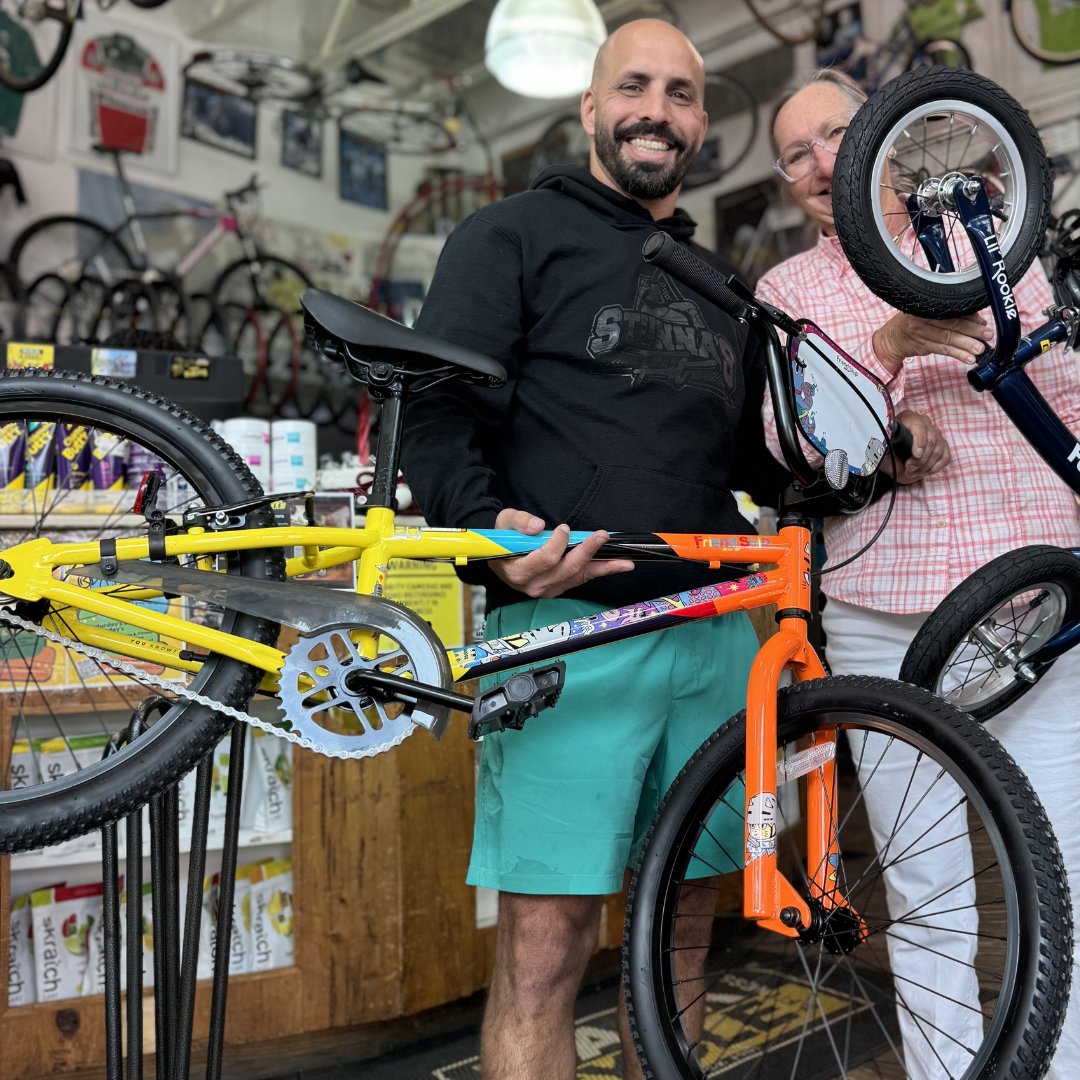 gabriel varona from stunna fitness with a gt bmx bike for donation