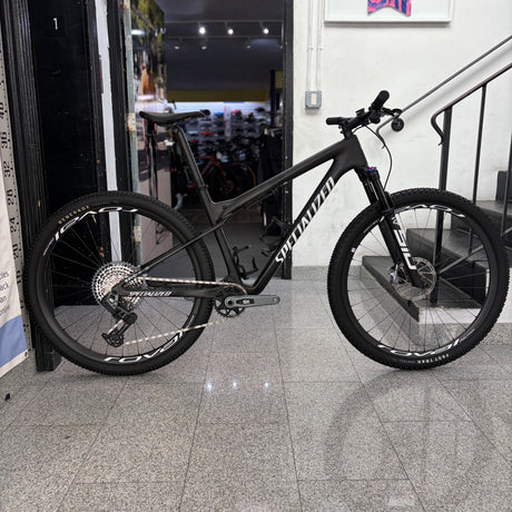 Specialized Epic WC Expert Satin Carbon / White Pearl Large Used DOHERTY